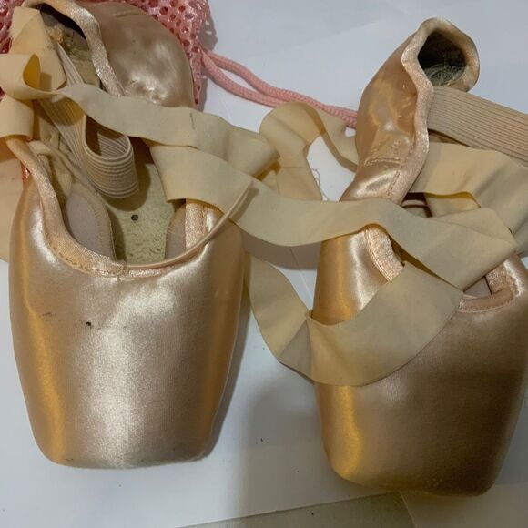 BLOCH Eurostretch pointe shoes size 4XX - Picture 2 of 6